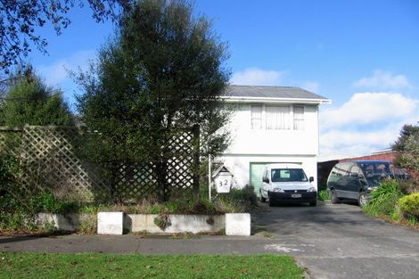 Photo of property in 32 Raglan Avenue, Cloverlea, Palmerston North, 4412