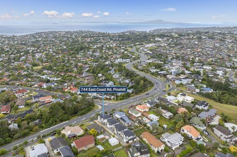 Photo of property in 744 East Coast Road, Pinehill, Auckland, 0630