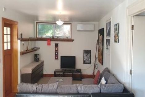 Photo of property in 28 Compton Street, Hillcrest, Auckland, 0627