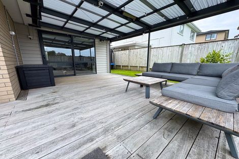 Photo of property in 24 Arthur Rolfe Lane, Swanson, Auckland, 0614