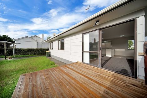 Photo of property in 2/13 John Street, Mangere East, Auckland, 2024