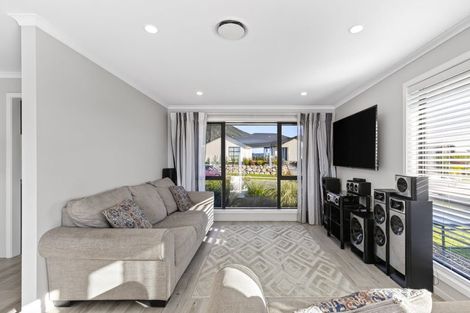 Photo of property in 14 Huntaway Close, Stoke, Nelson, 7011