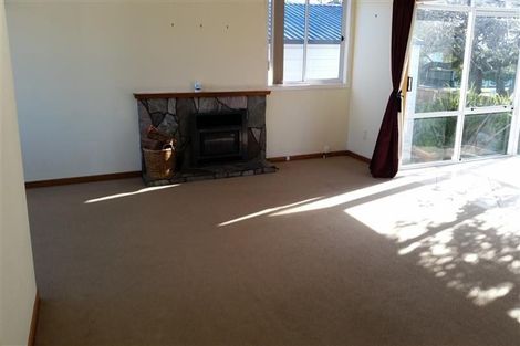 Photo of property in 15 Manu Crescent, Upper Vogeltown, New Plymouth, 4310