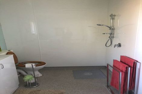 Photo of property in 19 Middlepark Road, Sockburn, Christchurch, 8042