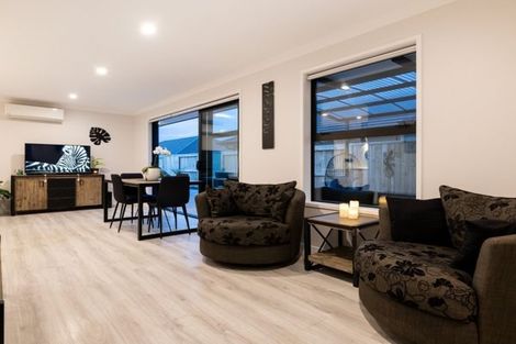 Photo of property in 15 Kotiate Street, Papamoa Beach, Papamoa, 3118