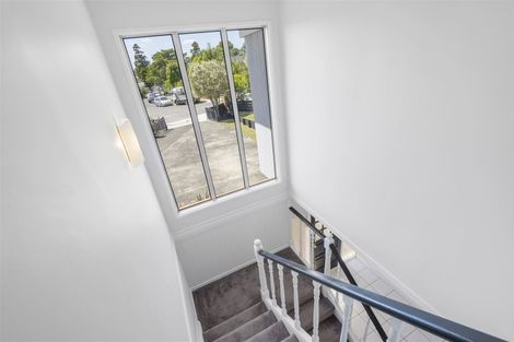 Photo of property in 14 Paulange Place, Pakuranga Heights, Auckland, 2010