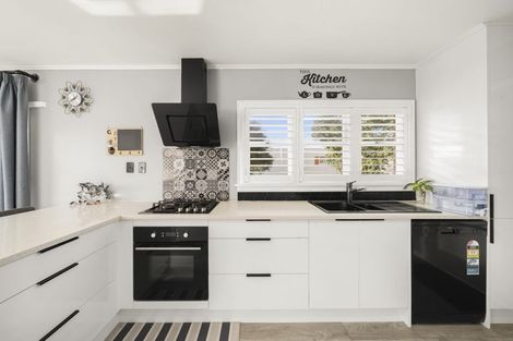 Photo of property in 21 Orams Road, Hillpark, Auckland, 2102