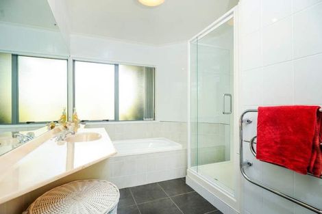 Photo of property in 17 Bayside Drive, Browns Bay, Auckland, 0630