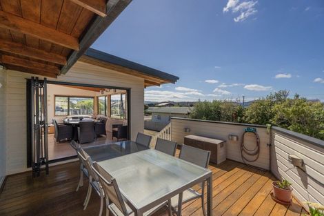 Photo of property in 10 Oyster Drive, Cooks Beach, Whitianga, 3591