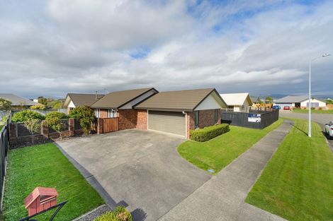 Photo of property in 37 Branigan Parade, Kelvin Grove, Palmerston North, 4414