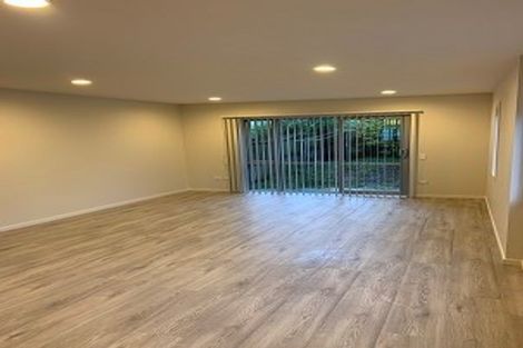 Photo of property in 10/6 John Jennings Drive, Oteha, Auckland, 0632