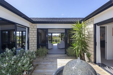 Photo of property in 4 Matuku Place, Paraparaumu Beach, Paraparaumu, 5032