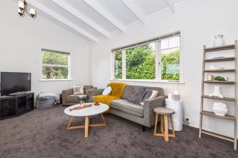 Photo of property in 11 Mayall Avenue, Beach Haven, Auckland, 0626