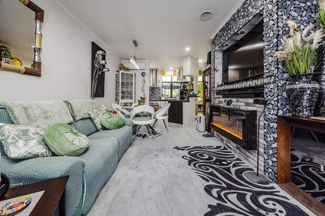 Photo of property in Tuscany Towers, 12/1 Ambrico Place, New Lynn, Auckland, 0600