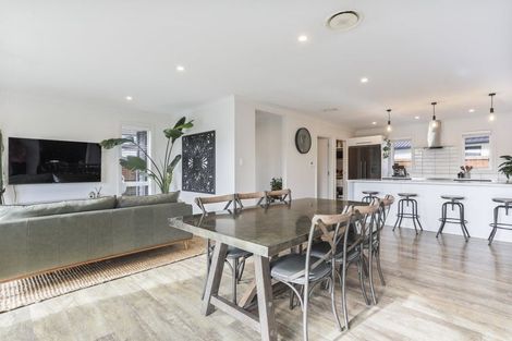 Photo of property in 70 Watkins Drive, Rangiora, 7400