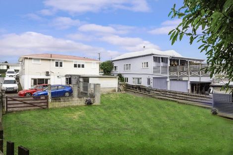 Photo of property in 21 Ribblesdale Road, Henderson, Auckland, 0612