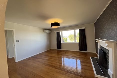 Photo of property in 109 Ennis Avenue, Pakuranga Heights, Auckland, 2010