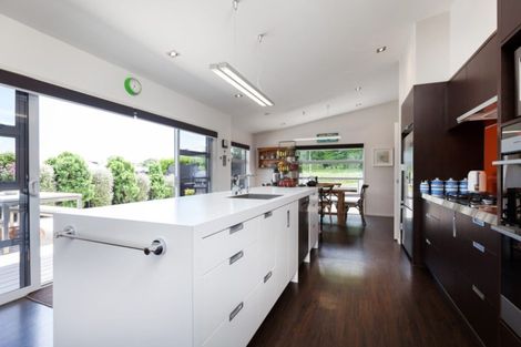 Photo of property in 28 Ainslee Street, Highlands Park, New Plymouth, 4312