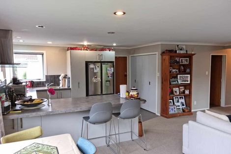 Photo of property in 7 Reeves Road, Acacia Bay, Taupo, 3330