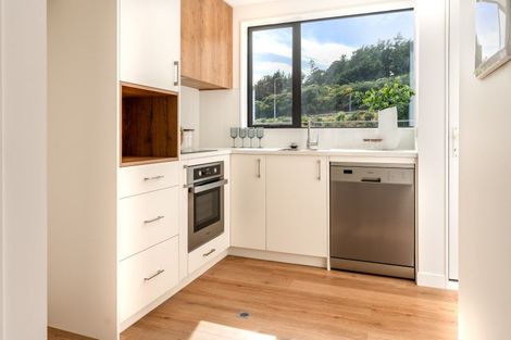 Photo of property in 90 Ara Paiwhenua, Tawa, Wellington, 5028