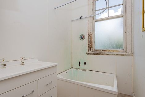 Photo of property in 27 Tokomaru Road, Tokomaru, Palmerston North, 4474