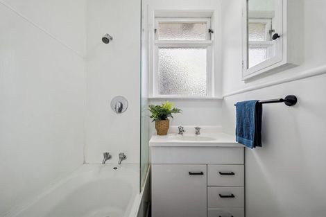 Photo of property in 266 Malfroy Road, Pomare, Rotorua, 3015