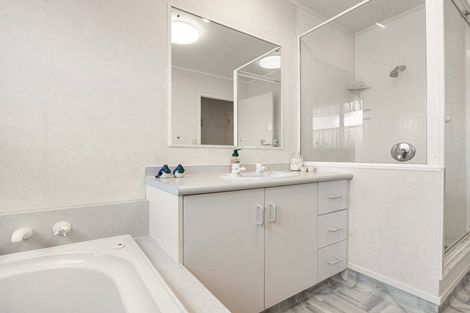 Photo of property in 6 Moreland Avenue, Pukete, Hamilton, 3200