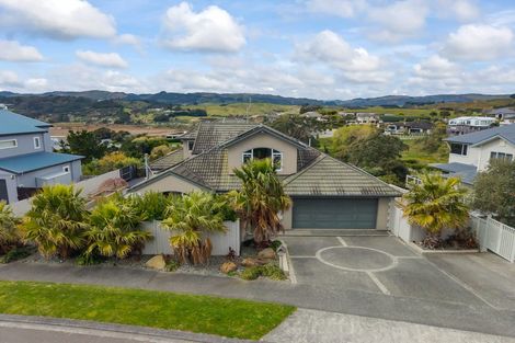 Photo of property in 77 The Masthead, Whitby, Porirua, 5024