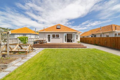 Photo of property in 60 Wilsons Road, Saint Martins, Christchurch, 8022