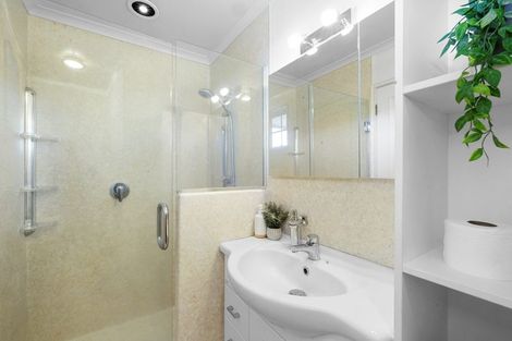 Photo of property in 293 Mangorei Road, Merrilands, New Plymouth, 4312