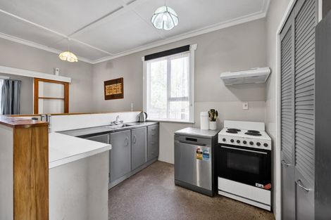 Photo of property in 15 High Street, Eltham, 4322