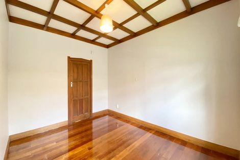 Photo of property in 32 Queensway, Three Kings, Auckland, 1024