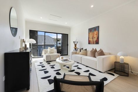 Photo of property in 69b Chivalry Road, Glenfield, Auckland, 0629