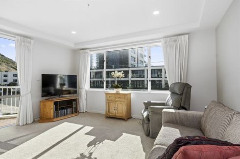 Photo of property in The Beaumont Apartments, 8/12 Maunganui Road, Mount Maunganui, 3116