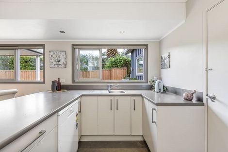 Photo of property in 24 Springtime Crescent, Stanmore Bay, Whangaparaoa, 0932