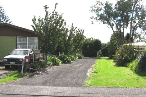Photo of property in 1/10 Clinton Avenue, Te Atatu Peninsula, Auckland, 0610