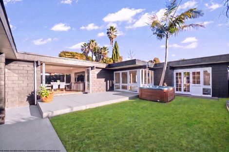Photo of property in 21 Lawrence Crescent, Hillpark, Auckland, 2102
