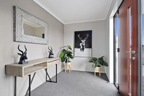 Photo of property in 8 Shepherd Road, Jacks Point, Queenstown, 9371