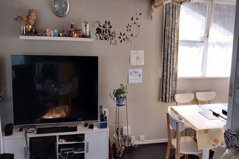 Photo of property in 20 Segedin Place, Glenfield, Auckland, 0629