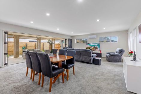 Photo of property in 6 Excelsa Place, Papamoa Beach, Papamoa, 3118