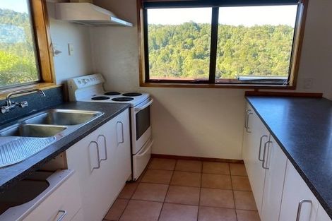 Photo of property in 6 Unity Road, Waitakere, Henderson, 0781