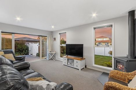 Photo of property in 143 Queenspark Drive, Parklands, Christchurch, 8083
