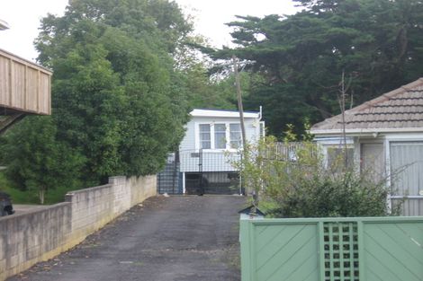 Photo of property in 5 Henderson Valley Road, Henderson, Auckland, 0612