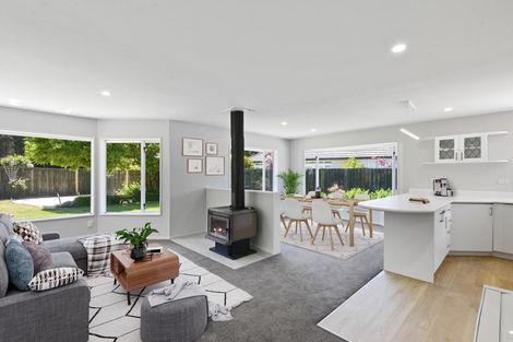 Photo of property in 17 Flaxgrove Place, Parklands, Christchurch, 8083