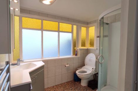 Photo of property in 1 Adam Street, Greenlane, Auckland, 1051