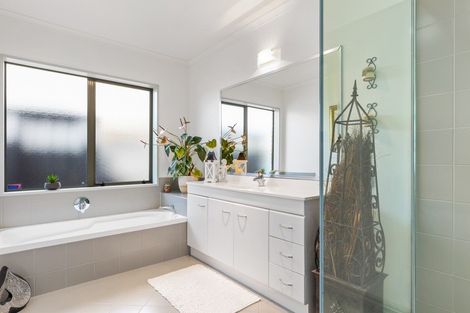 Photo of property in 22 Manor Park Drive, Pyes Pa, Tauranga, 3112