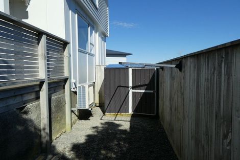 Photo of property in 20b Chetwode Grove, Newlands, Wellington, 6037