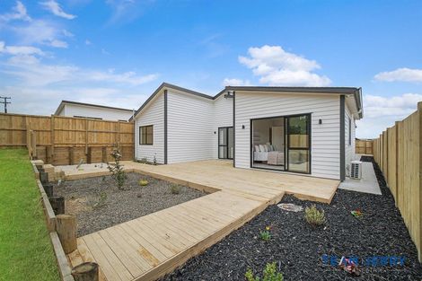 Photo of property in 30 Paihere Street, Huapai, Kumeu, 0810