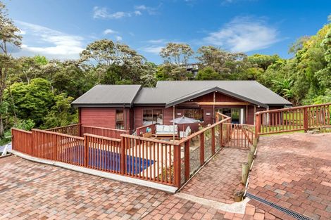 Photo of property in 233 Golf Road, Titirangi, Auckland, 0604