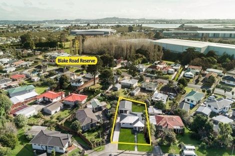 Photo of property in 5 Sutton Avenue, Mangere East, Auckland, 2024